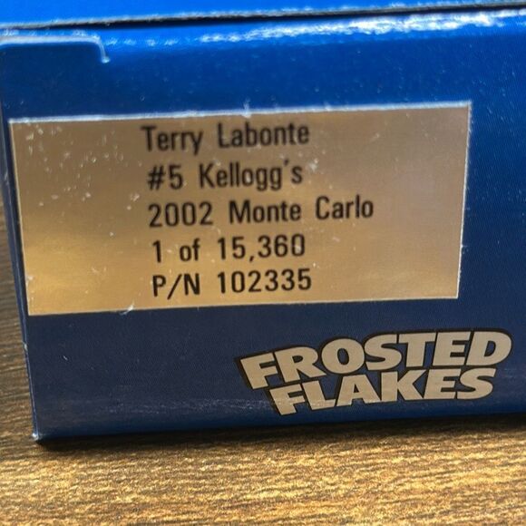1:64 2002 ACTION #5 KELLOGG'S FROSTED FLAKES IN CEREAL BOX Terry Labonte - Picture 3 of 6